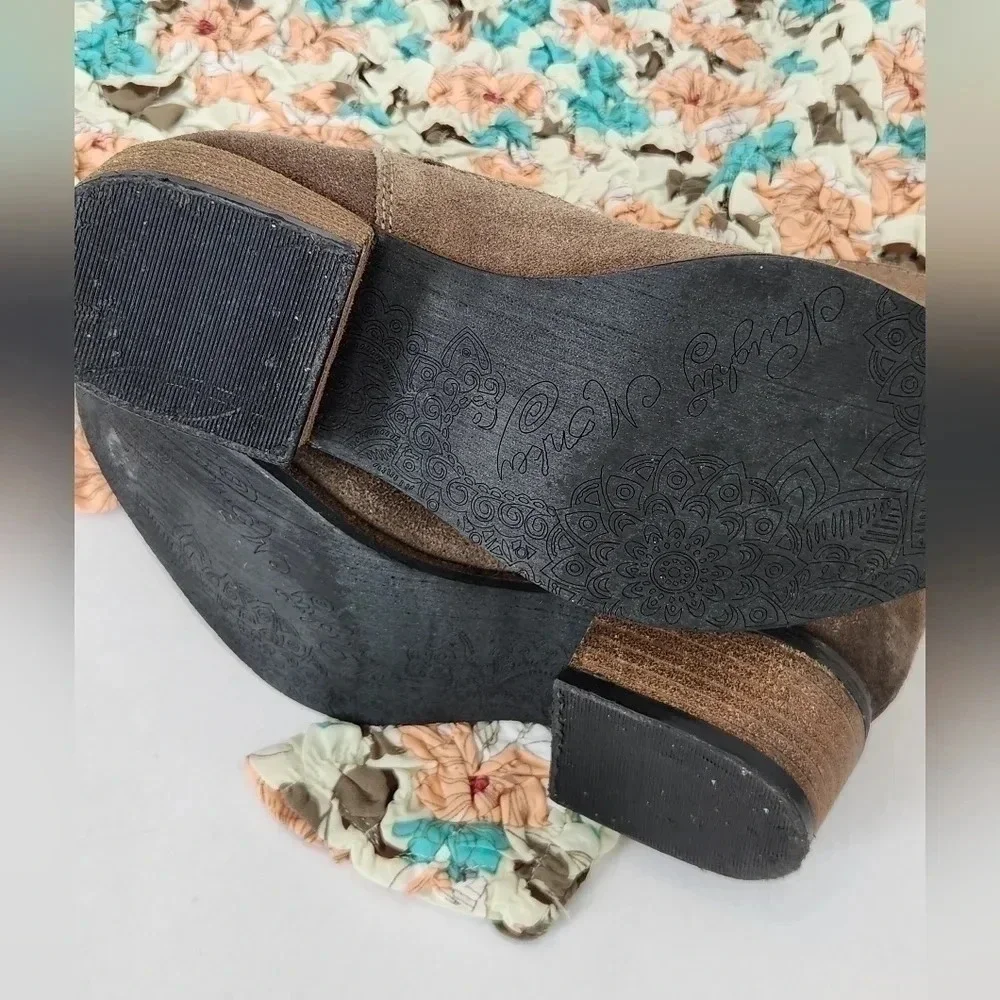 || NAUGHTY MONKEY || taupe, suede booties - Picture 6 of 7
